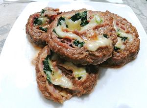Foto di Girelle di carne con prosciutto, formaggio e spinaci