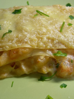 Una foto de Lasaña de bacalao y gambas