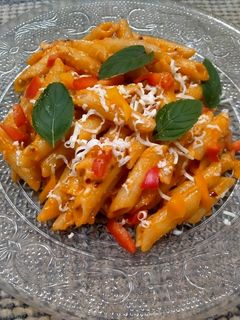 રેડ સોસ પાસ્તા (Red Sauce Pasta Recipe In Gujarati) રેસીપી મુખ્ય ફોટો