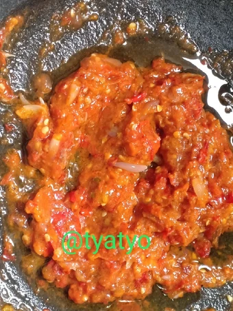 Langkah Mudah untuk Menyiapkan Resep Sambal terasi goreng yang Lezat Anti Ribet, Sempurna
