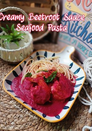 Gambar Creamy Beetroot Sauce Seafood Pasta