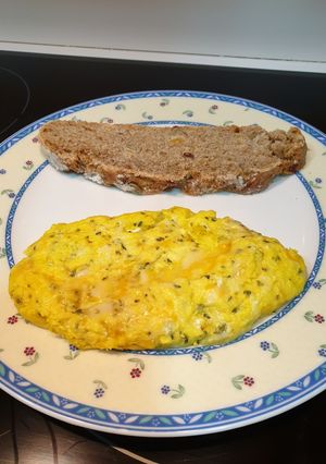 Una foto de Tortilla cremosa a los 4 quesos
