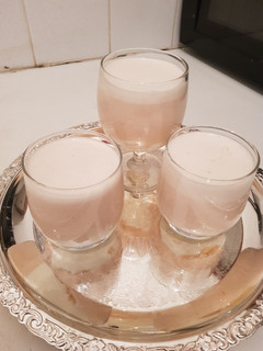 A picture of Banana and carrot milkshake.