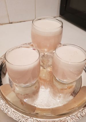A picture of Banana and carrot milkshake.