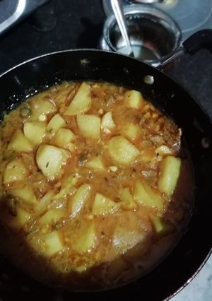 A picture of Aloo jhol.