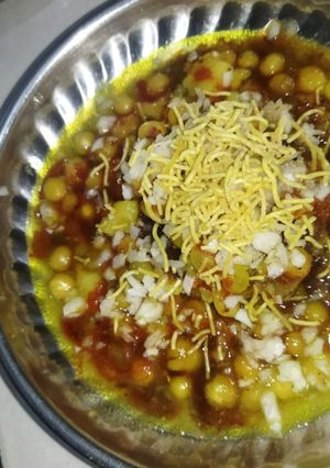 રગડા પેટીસ (Ragda Pattice Recipe In Gujarati) રેસીપી મુખ્ય ફોટો