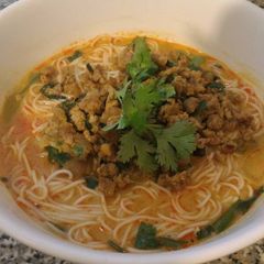 A picture of Dan Dan Noodles 擔擔麵.