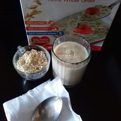 A picture of Oats banana smoothie.