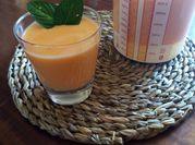Una foto de gazpacho tomate y pepino