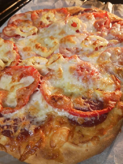 Kelesztés/dagasztás nélküli isteni pizza recept fotója