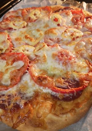 Kelesztés/dagasztás nélküli isteni pizza recept fotója