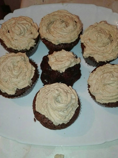 Una foto de Cupcake de chocolate relleno de crema de queso