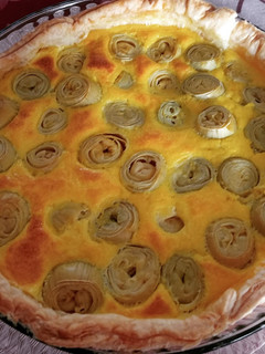 Una foto de Quiche de alcachofas con queso crema