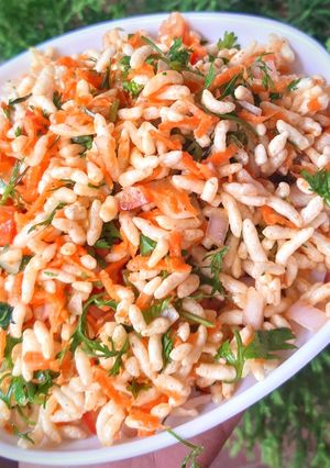 A picture of Churmuri.
