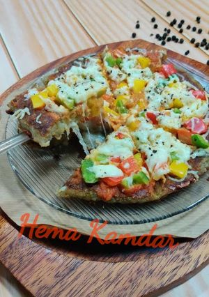 ફરાળી ચીઝ બર્સટ પીઝા (Farali Cheese Burst Pizza Recipe in Gujarati) રેસીપી મુખ્ય ફોટો