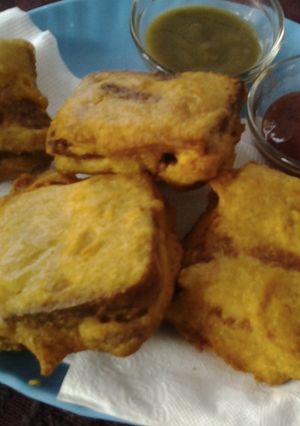 A picture of Stuffed Bread Pakora.