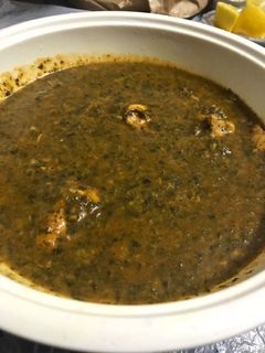 صورة لوصفة ملوخية بالدجاج 🌿🍗