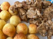 Una foto de pollo a la mostaza con salsa de soya