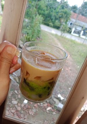 Foto resep Es Kopi Latte Pandan jeli cincau dan kelapa