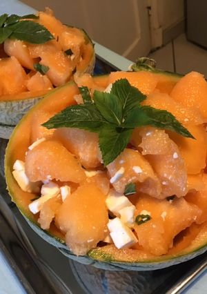 Une photo de Melon charentais à la feta et menthe du jardin