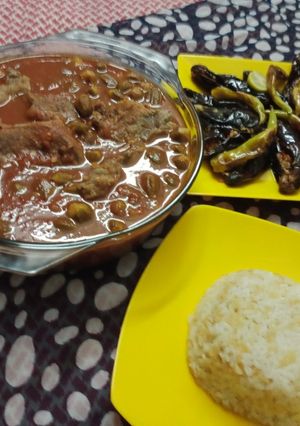 صورة لوصفة طاجن بامية مع أرز وبذنجان مخلل بالهريسة