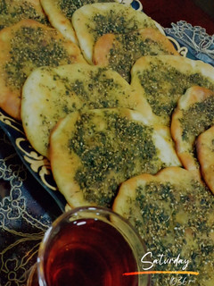 صورة لوصفة مناقيش الزعتر بعجينة العشر دقائق