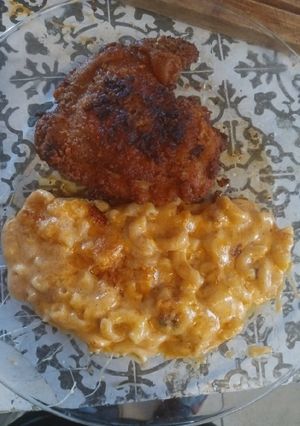 A picture of Baked macaroni and cheese.