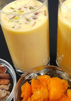 मैंगो शेक (mango shake recipe in Hindi) रेसिपी मुख्य फोटो