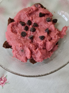Una foto de Crema pastelera de frutilla firme - apto celíacos -sin lactosa