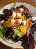 Ensalada con nectarina a la plancha