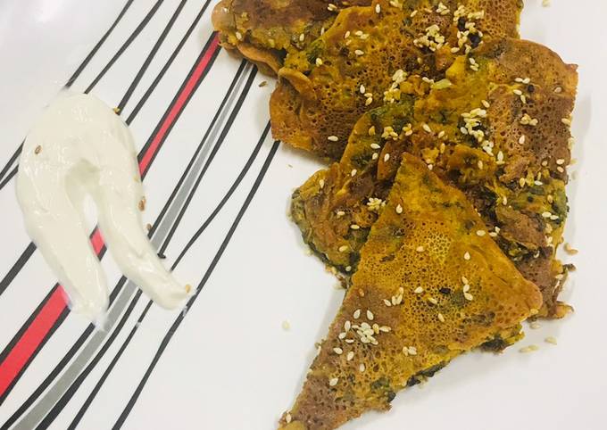 Mint & sesame breakfast pizza