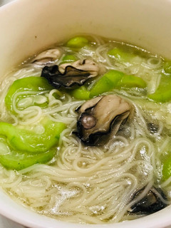 絲瓜鮮蚵麵線 的食譜成品照片