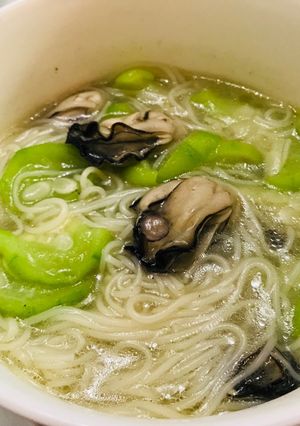 絲瓜鮮蚵麵線 的食譜成品照片