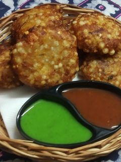 स्ट्रीट स्टाइल साबुदाना बड़ा(street style sabudana vada recipe in hindi) रेसिपी मुख्य फोटो