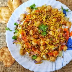 A picture of Papdi chaat.