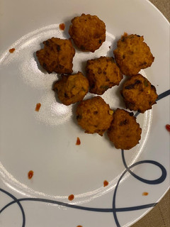 மைசூர் தால் போண்டா (mysore dhaal bonda recipe in Tamil) செய்முறை முக்கிய புகைப்படம்