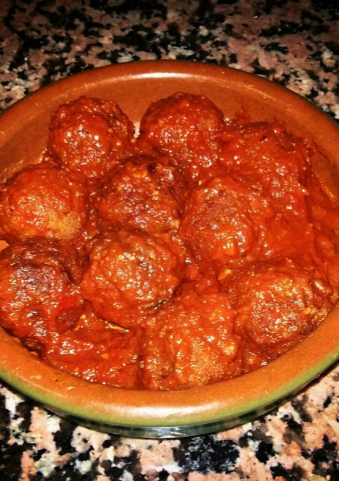 Una foto de Albóndigas con tomate