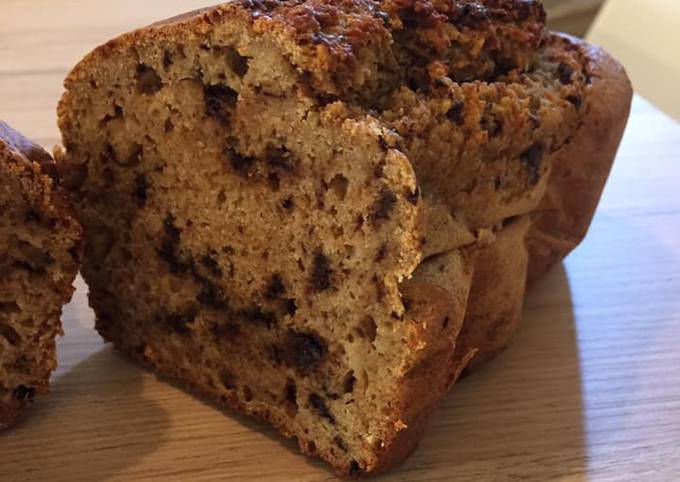 Cake healthy à la farine d'épeautre, poudre d'amande et pépites de chocolat