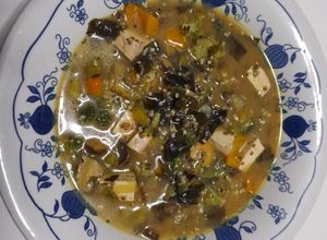 Foto principal de Sopa Miso con verduras y tofu ahumado