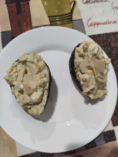Una foto de Aguacates rellenos