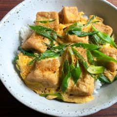 A picture of Tofu Puffs & Egg Rice Bowl.
