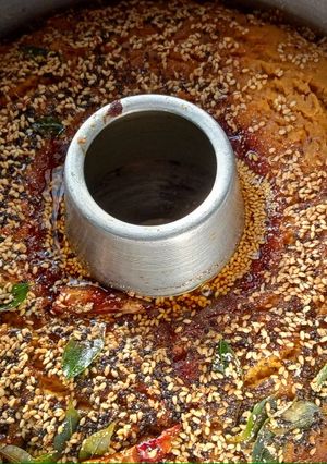 હાંડવો (Handvo Recipe In Gujarati) રેસીપી મુખ્ય ફોટો