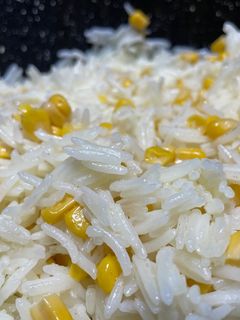 صورة لوصفة رز ابيض مع ذرة