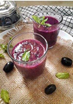 A picture of Jamun slush (Java plum).