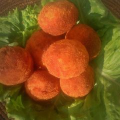 A picture of Crispy yam balls.