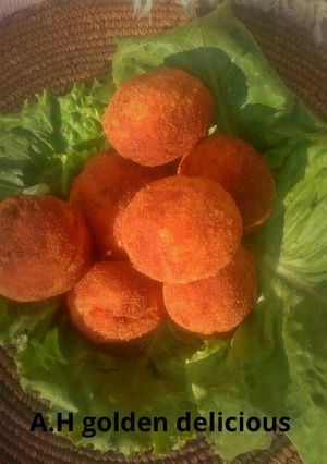 A picture of Crispy yam balls.