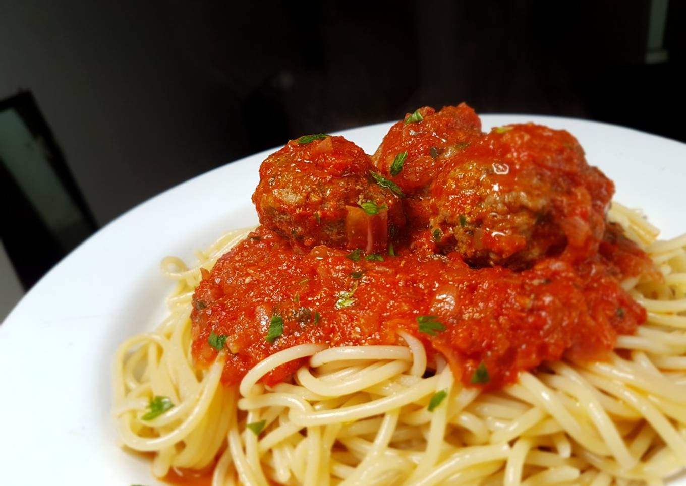 Spaghetti con albóndigas