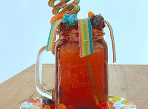 Una foto de Gomichelas o michelada de gomitas