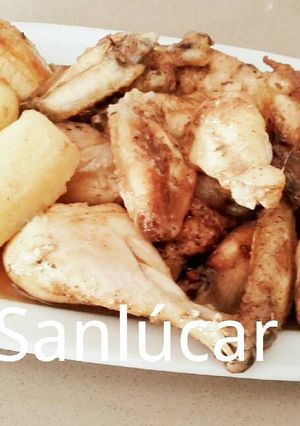 Foto principal de Pollo al horno campero con manzanas, pasas y ciruelas