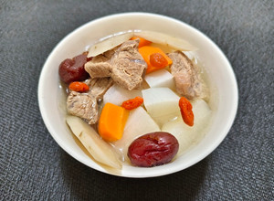 養生牛蒡蘿蔔湯(簡單料理) 的食譜成品照片